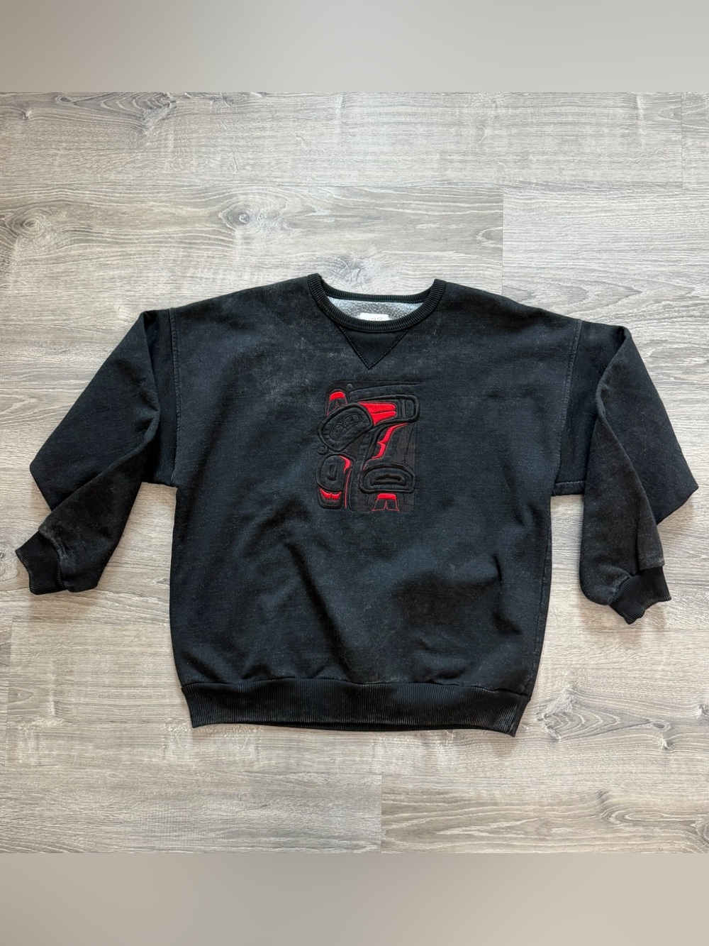 Fuzzy Stonewash Canada Pullover Crewneck Men's Size Medium Black & Red